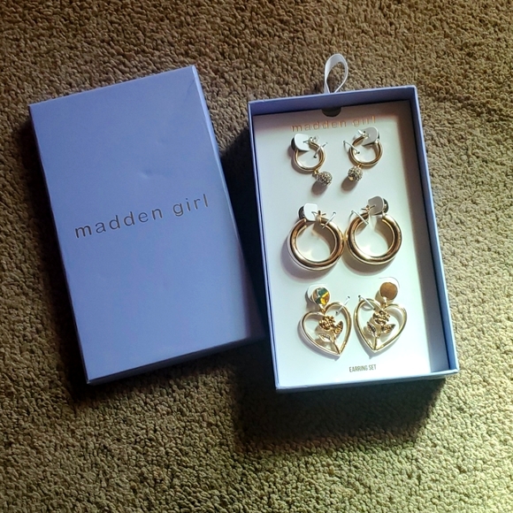 Madden Girl Accessories - Madden girl EARRING SET ( SOLD)